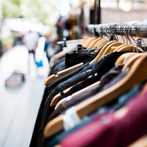 价格之痛：服装行业正艰难应对多重成本上升